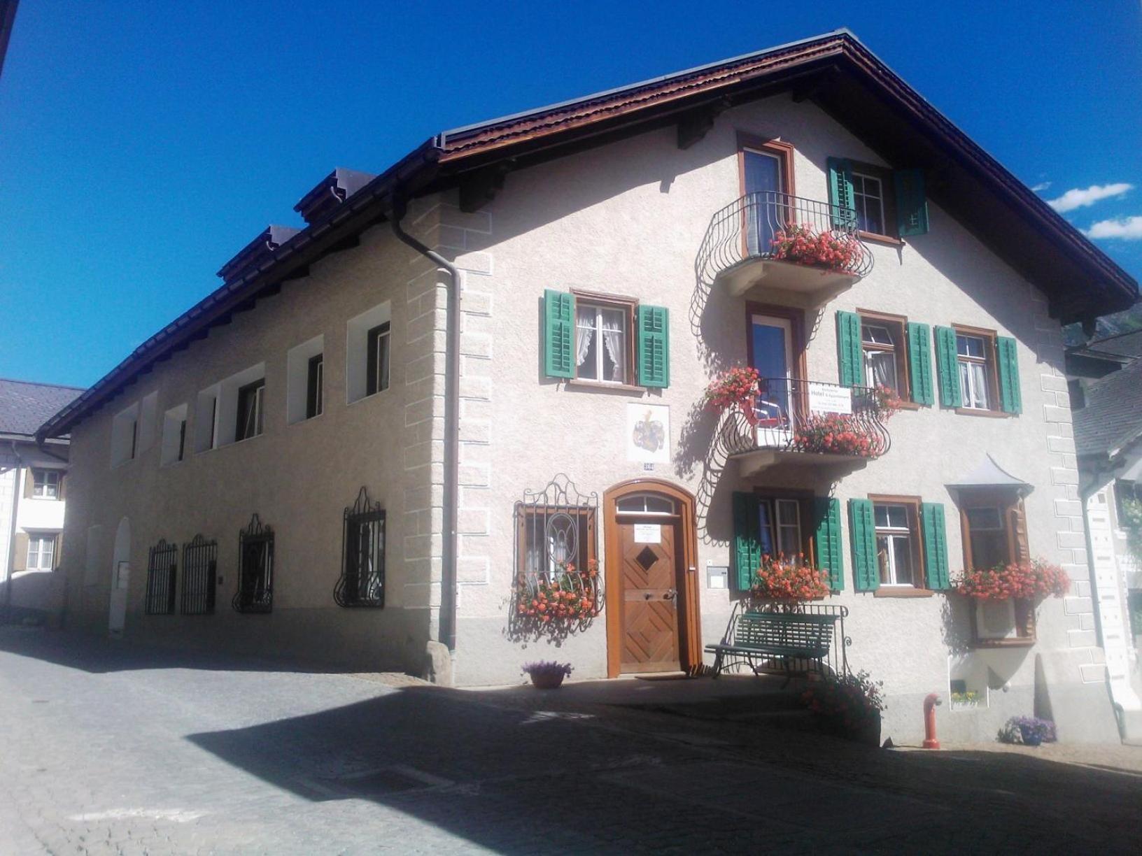 سكول B&B Hotel & Appartements Chasa Valaer المظهر الخارجي الصورة