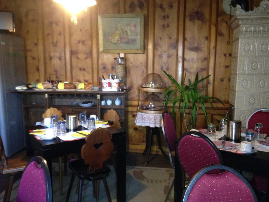 سكول B&B Hotel & Appartements Chasa Valaer المظهر الخارجي الصورة