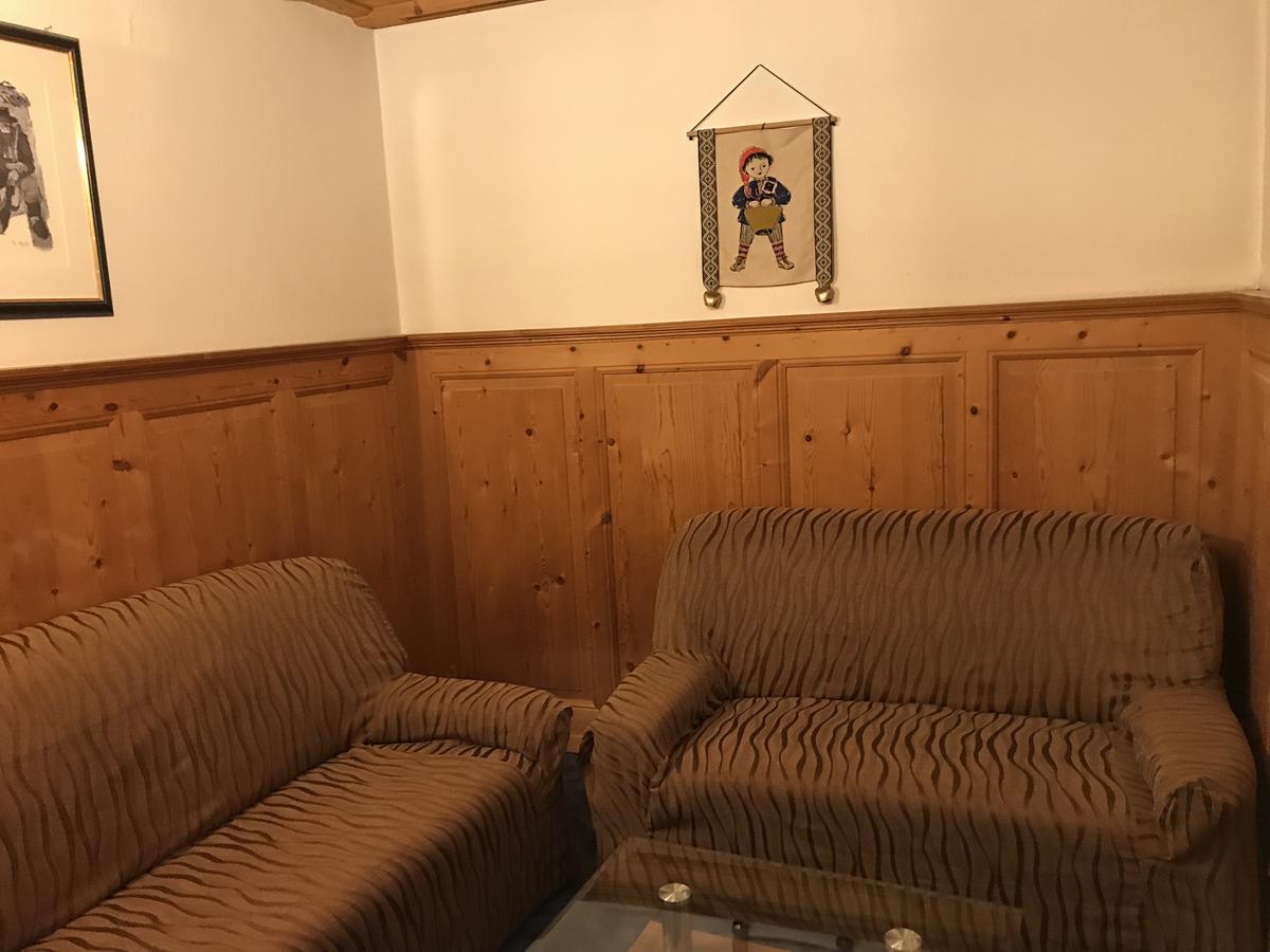 سكول B&B Hotel & Appartements Chasa Valaer المظهر الخارجي الصورة