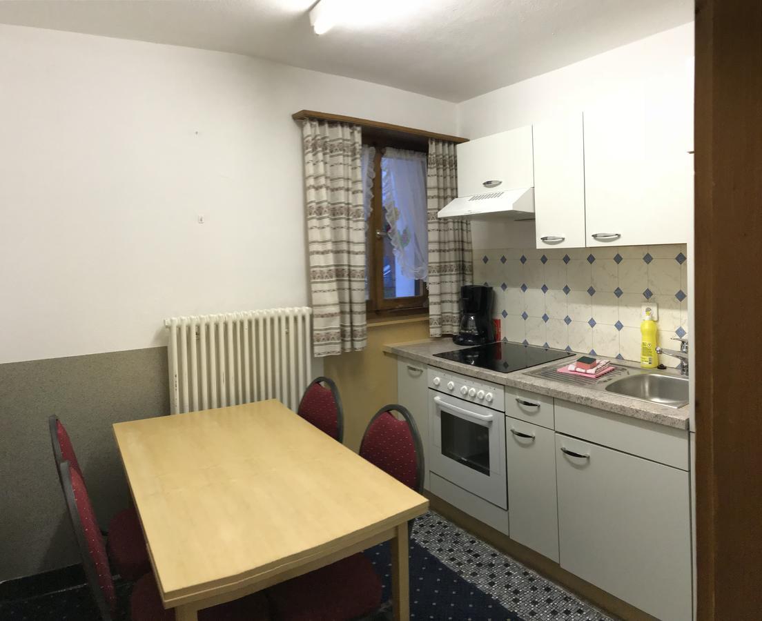 سكول B&B Hotel & Appartements Chasa Valaer المظهر الخارجي الصورة