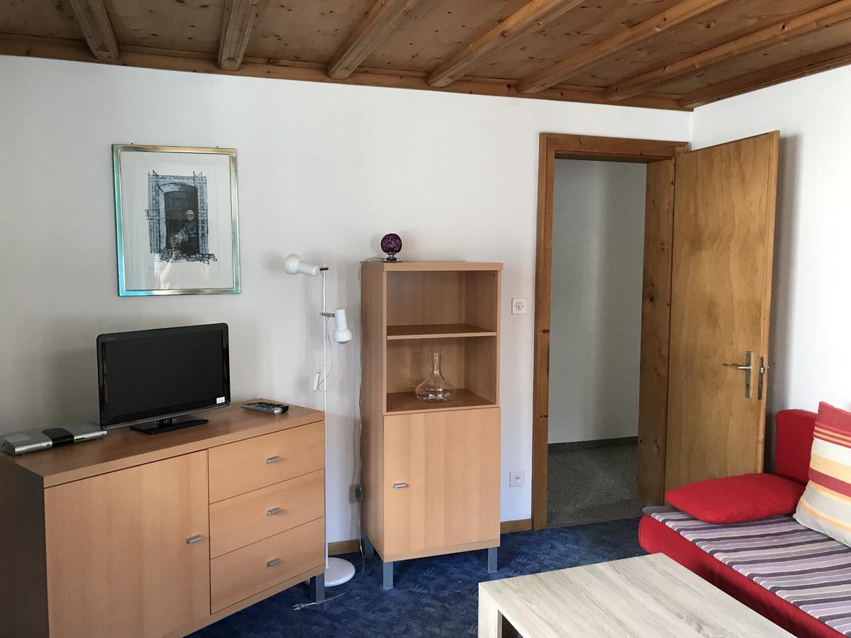 سكول B&B Hotel & Appartements Chasa Valaer المظهر الخارجي الصورة